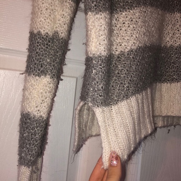 Cropped striped sweater - Picture 2 of 3